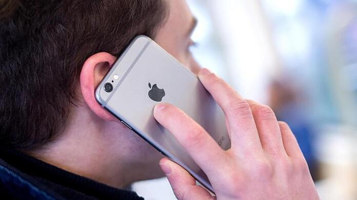 Mobilfunk hängt das Festnetz beim Telefonieren ab.