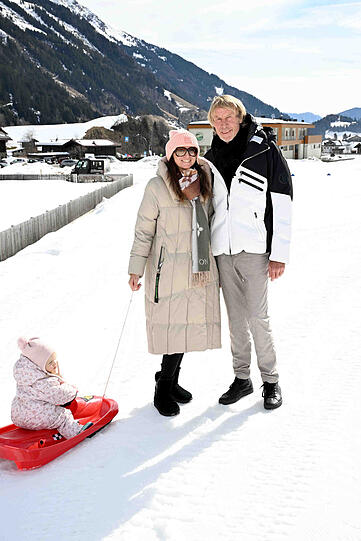 Carlo Thränhardt mit Freundin Stefanie Pregitzer und Tochter