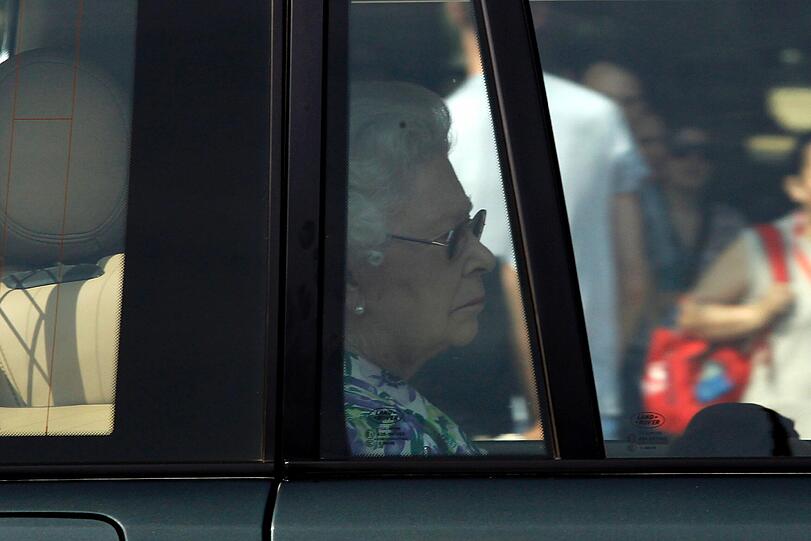 Die neuesten Bilder aus London: Die Queen auf dem Weg zum Buckingham Palast.