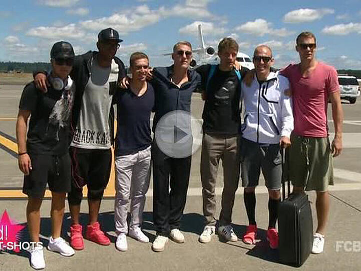 Die WM-Fahrer des FC Bayern bei ihrer Ankunft in Portland
