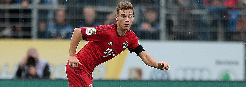 Joshua Kimmich: Note 4. Feuertaufe für den 21-Jährigen. Hellwach, gedankenschnell. schlau im Spielaufbau. Spielte den einfachen, sicheren Ball. Fast schon lässig, nie aus der Ruhe zu bringen. Bis zu Juves Schlussoffensive. In der 63. Minute prallt ihm ein Ball vom Fuß - in den Lauf des Gegners: 1:2. 13 Minuten später kommt er zu spät gegen Sturaro: 2:2. Bitteres Lehrgeld. (Archivbild)