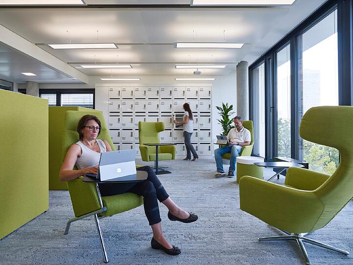 Das ist keine Polstermöbelabteilung &ndash; sondern ein ganz normales Büro.