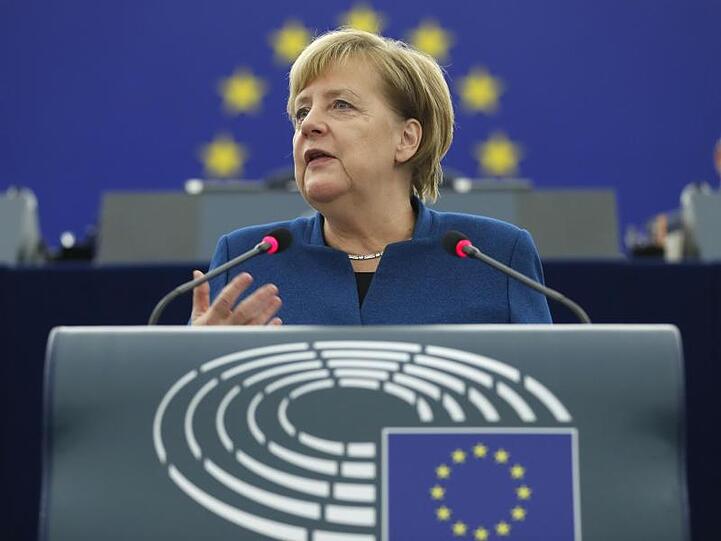Bundeskanzlerin Angela Merkel hatte in Straßburg für die Schaffung einer europäischen Armee geworben.