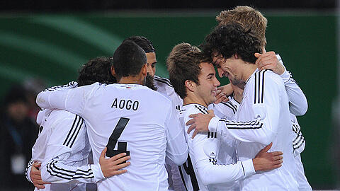 Einst Kollegen in der Nationalelf: Dennis Aogo, Mario Götze und Co. feiern am 15. November 2011 gemeinsam den Treffer zum 3:0 gegen Australien.