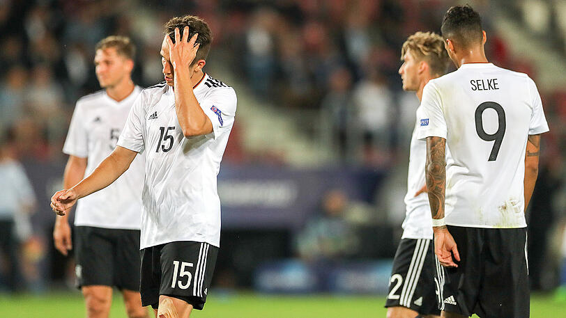 Hängende Köpfe bei der deutschen U21-Mannschaft nach der Niederlage gegen Italien.
