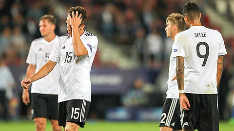 Hängende Köpfe bei der deutschen U21-Mannschaft nach der Niederlage gegen Italien.