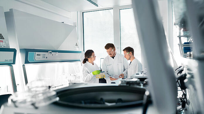 Mitarbeiter von Biontech im Labor. Das Unternehmen entwickelt einen Impfstoff gegen Corona.
