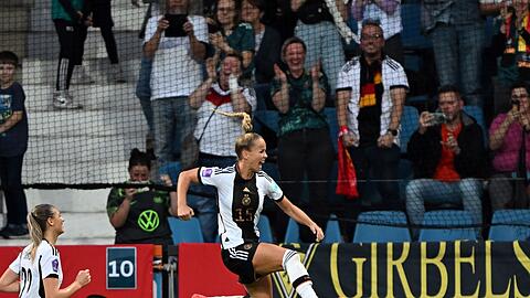 Giulia Gwinn wird die DFB-Elf gegen Österreich als Kapitänin anführen.