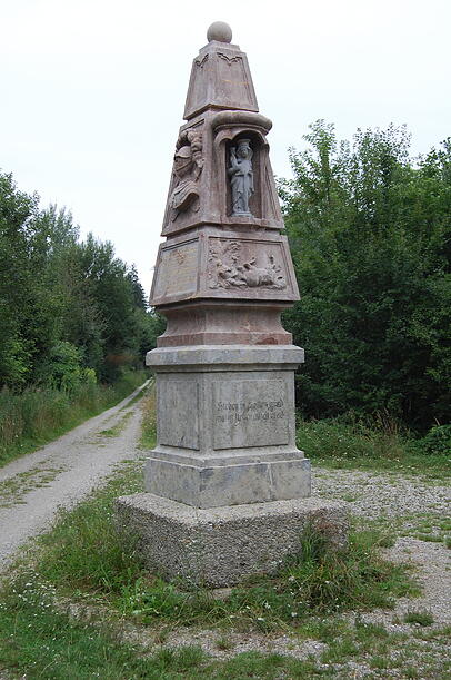 Die Preysingsäule im Forst Kasten stammt aus dem 18. Jahrhundert. Die Preysingsäule im Forst Kasten stammt aus dem 18. Jahrhundert.