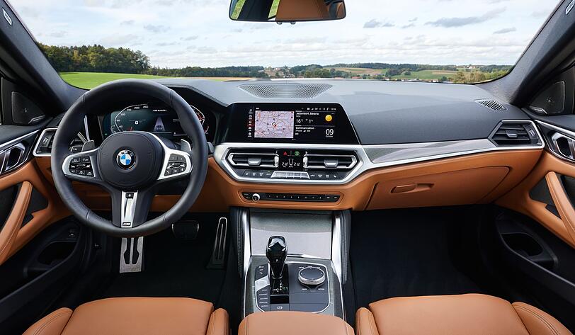 Keine Überraschung: Mit dem Cockpit-Design bleibt sich die Marke BMW treu.