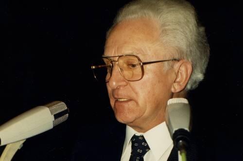 Starb durch mehrere Schläge eines Fleischklopfers auf den Kopf: Rupert Bomertl (84). Seine Enkel wurde verhaftet.