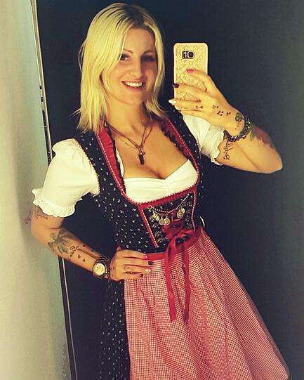 Jenny van Bree ist gemeinsam mit Nino de Angelo auf Tour