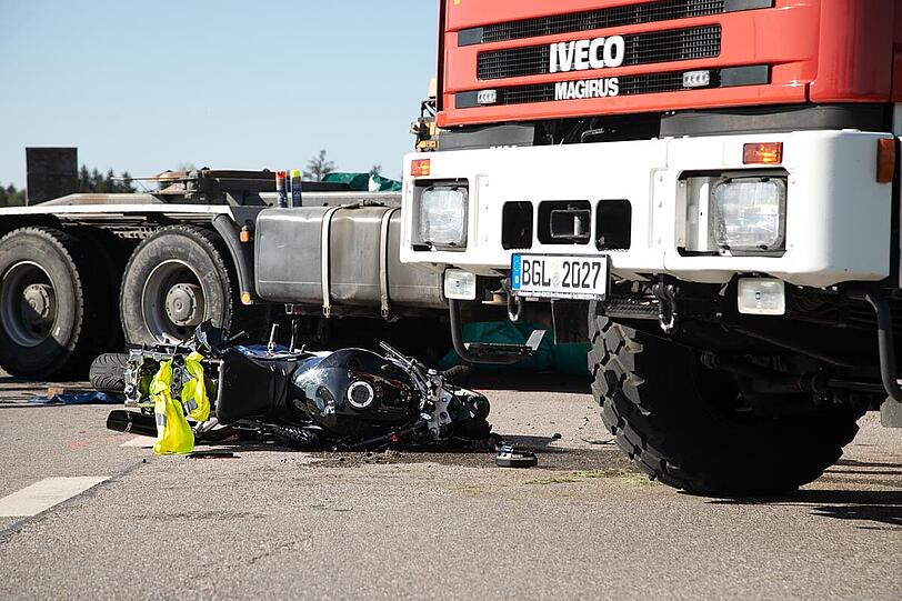 Der tödliche Verkehrsunfall ereignete sich auf Höhe des Weilers Eichham.