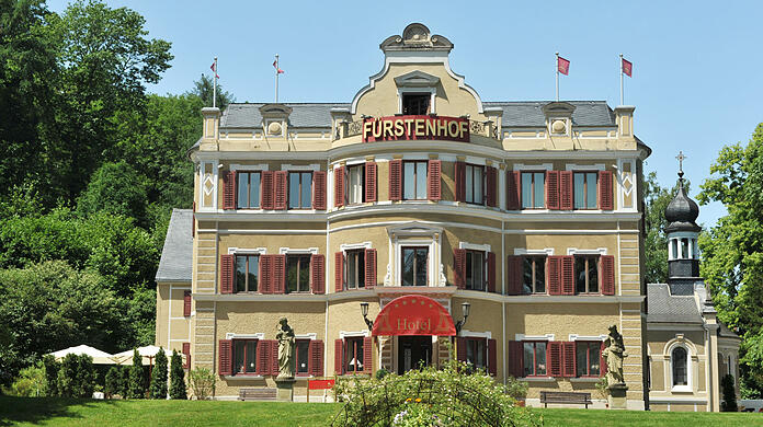 Der fiktive "Fürstenhof" ist der wichtigste Schauplatz von "Sturm der Liebe". Wer wird schon bald nicht mehr dort zu sehen sein?