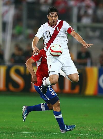 Stürmer Claudio Pizarro traf in der Südamerika-Quali mit der peruanischen Nationalmannschaft auf Chile. Beim 1:0-Erfolg seines Teams bekam Pizarro 79 Einsatzminuten.