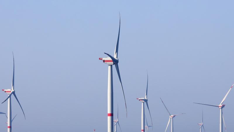 Windräder des Windparks Iberdrola "Wikinger" in der Ostsee vor Rügen. Windräder des Windparks Iberdrola "Wikinger" in der Ostsee vor Rügen.