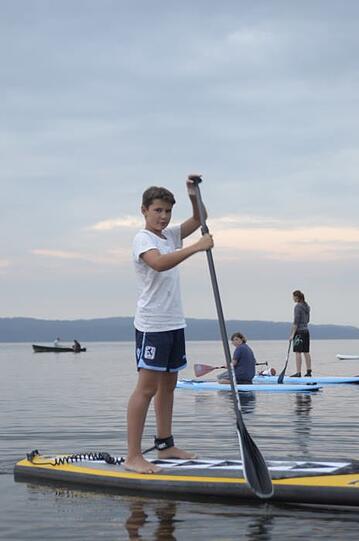Stand Up Paddling ist längst auch bei der Jugend sehr beliebt.