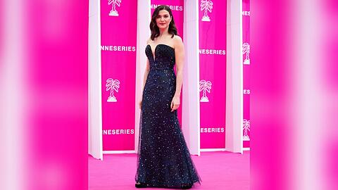 Rachel Weisz auf dem pinken Teppich des Canneseries International Festival.