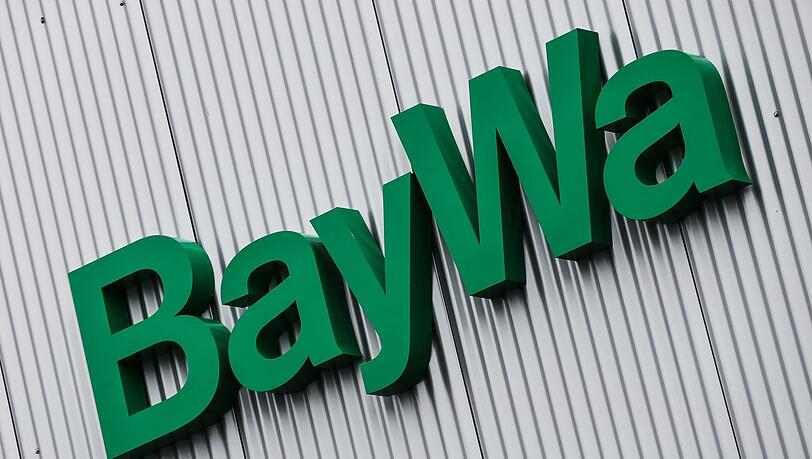 Die BayWa hat bereits mehr als die Hälfte von geplant 1.300 Stellen abgebaut.