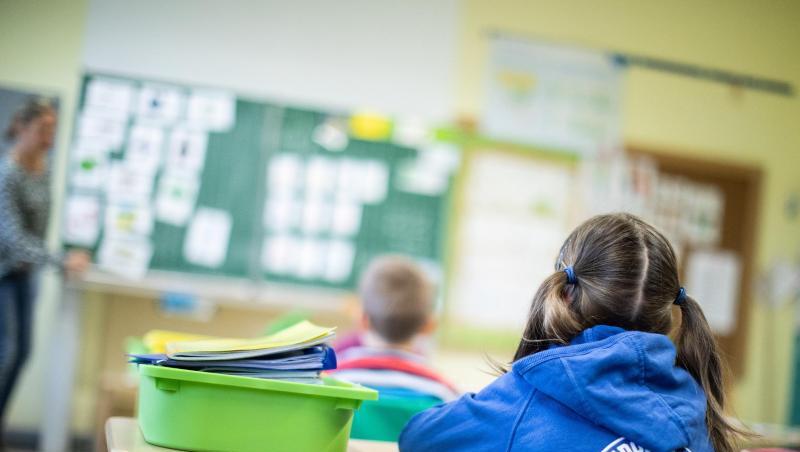 Schülerinnen und Schüler sitzen in ihrem Klassenraum. Foto: Marcel Kusch/dpa/Symbolbild Schülerinnen und Schüler sitzen in ihrem Klassenraum. Foto: Marcel Kusch/dpa/Symbolbild