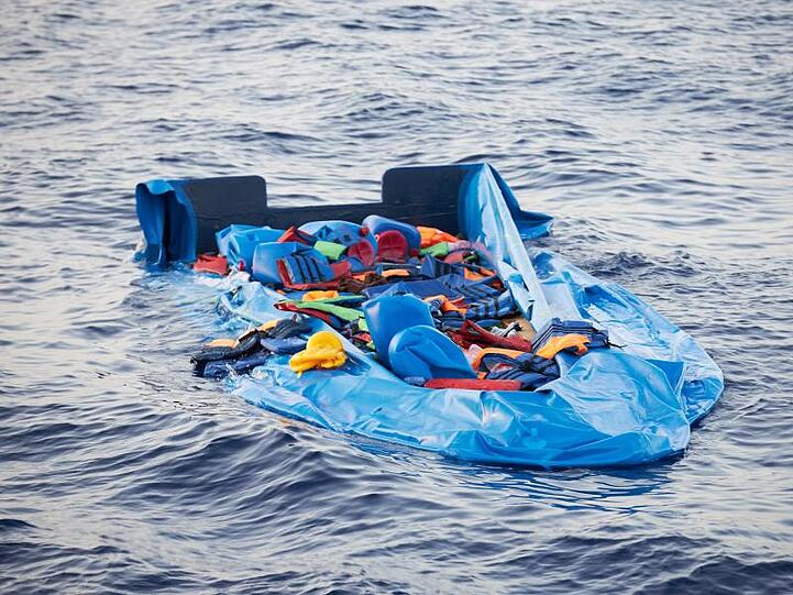 Flüchtlinge aus dem Boot waren von der Rettungsorganisation Sea-Eye auf die "Alan Kurdi" gerettet worden.