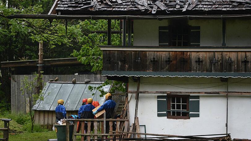 Feuer-Drama im Eventhotel in Schneizlreuth: Sechs Tote, 20 Verletzte.