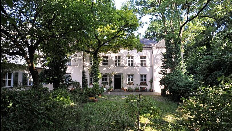 Die Paul-Heyse-Villa in der Luisenstraße. Die Paul-Heyse-Villa in der Luisenstraße.