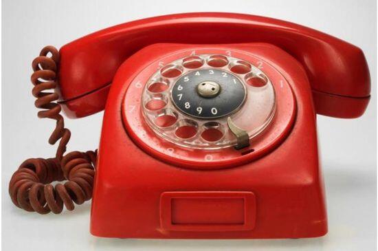 Miese Masche am Telefon. (Symbolbild)