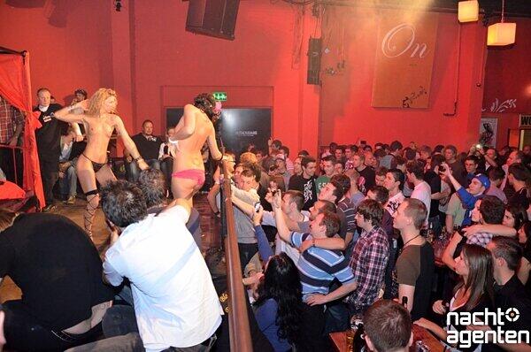 12 Jahre Nachtgalerie: Malle live vs Party Pornös (Samstag 3.12. 2011).
Noch mehr Fotos sehen sie unter: www.nachtagenten.de.