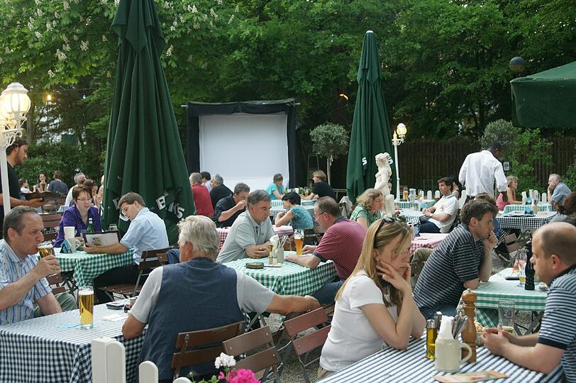 Auch das ist gemütliches Solln: Der Biergarten des Gasthauses zum Hirschen.