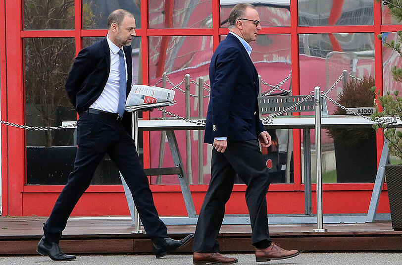 Vorstands-Boss Karl-Heinz-Rummenigge schaut auch vorbei.