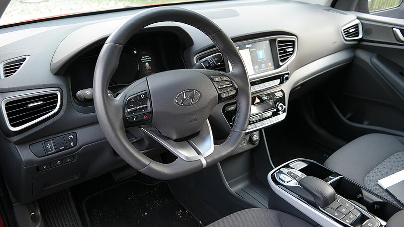 Modernes Cockpit ohne große Überraschungen: Im Ioniq Elektro findet man sich schnell zurecht.