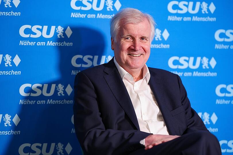 Horst Seehofer, ehemaliger bayerischer Ministerpräsident, lacht bei einer Wahlkampfveranstaltung der CSU zur Europawahl. (zu dpa: „Bundestagsausschuss befragt Seehofer“) +++ dpa-Bildfunk +++