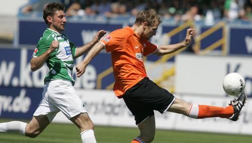 Immer einen Schritt zu spät: Stefan Reisinger bleibt gegen den Mainzer Bo Svensson (r.) nur zweiter Sieger Immer einen Schritt zu spät: Stefan Reisinger bleibt gegen den Mainzer Bo Svensson (r.) nur zweiter Sieger