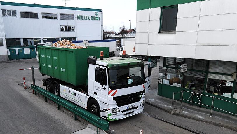 Hygiene-Mängel bei Müller Brot: Lebensmittel-Abfälle werden vernichtet, die Zentralbäckerei musste die Produktion vorerst einstellen. Die Bilder