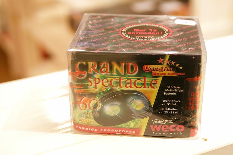 Mit 85 Metern extra hoch fliegen die kleinen Sprühfontänen des "Grand Spectacle" (7,99 Euro): Rekordverdächtig!
