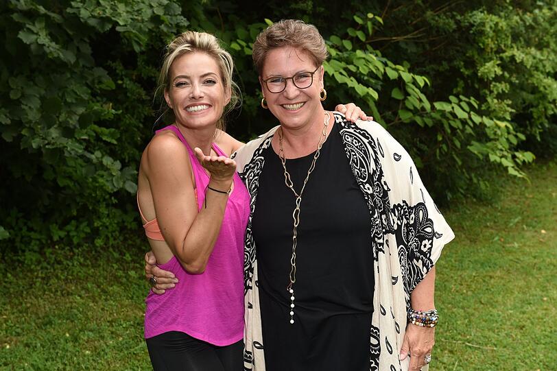 Katerina Jacob mit Sarah Winkhaus