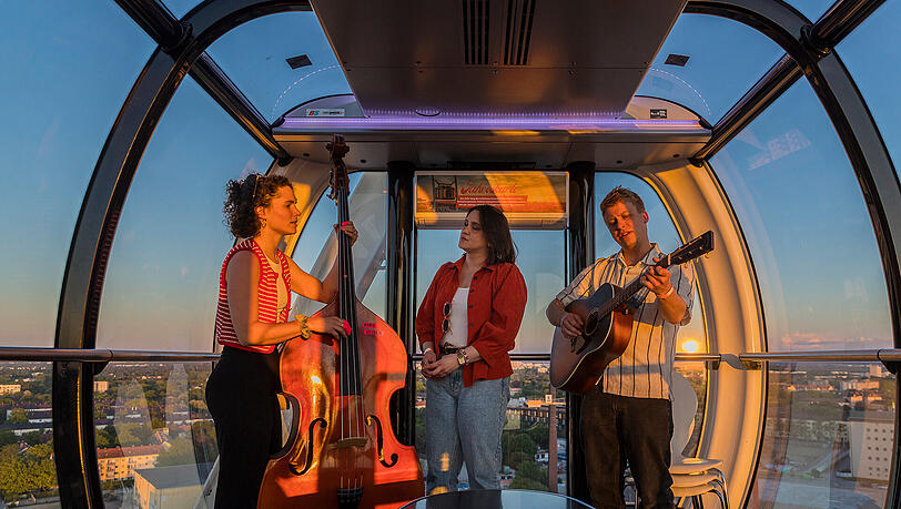 Von Klassik &uuml;ber Rock und Pop bis zum ersten Jodel-Versuch: Am Abend des 9. Mai wird auch an ungew&ouml;hnlichen Schaupl&auml;tzen musiziert, wie zum Beispiel im Riesenrad Umadum im Werksviertel.
