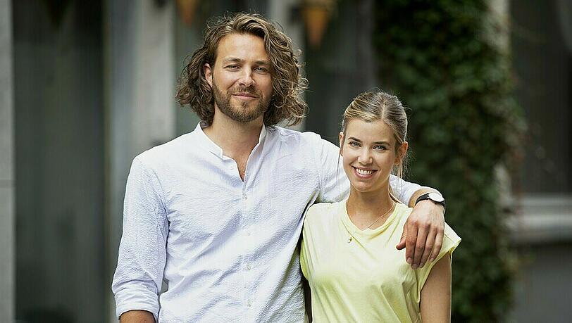 "Verbotene Liebe - Next Generation": Im Zentrum steht das
Liebespaar Josefin Reinhard (Sina Zadra) und Alexander Verhoven (Frederik Götz) "Verbotene Liebe - Next Generation": Im Zentrum steht das
Liebespaar Josefin Reinhard (Sina Zadra) und Alexander Verhoven (Frederik Götz)
