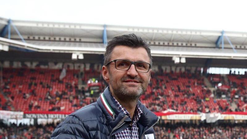 Nürnbergs Trainer Michael Köllner fordert gegen Leverkusen Herz und Laufstärke. Nürnbergs Trainer Michael Köllner fordert gegen Leverkusen Herz und Laufstärke.
