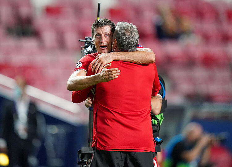 Jubel über den Sieg in der Champions League: Robert Lewandowski.