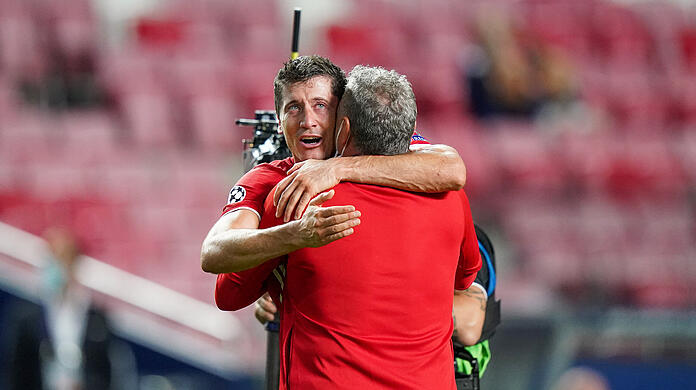 Jubel über den Sieg in der Champions League: Robert Lewandowski.