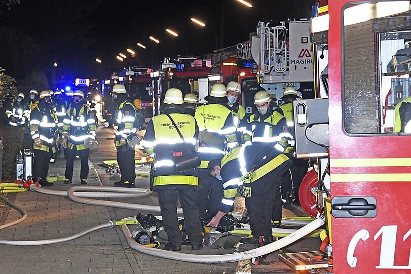 Weiter Bilder vom Feuerwehreinsatz, bei dem fünf Menschen verletzt wurden.