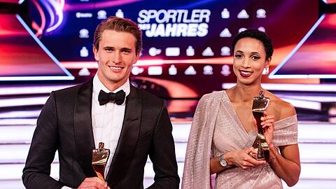 Tennisspieler Alexander Zverev und Weitspringerin Malaika Mihambo bekamen die Auszeichnung "Sportler des Jahres 2021".