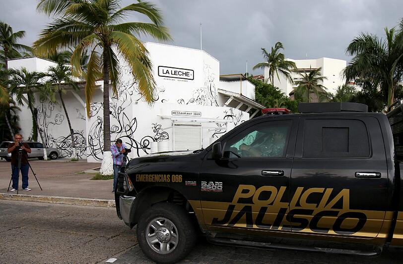 Bewaffnete stürmen ein Restaurant in Puerto Vallarta und entführen mindestens zehn Menschen. Foto: Ulises Ruiz Basurto