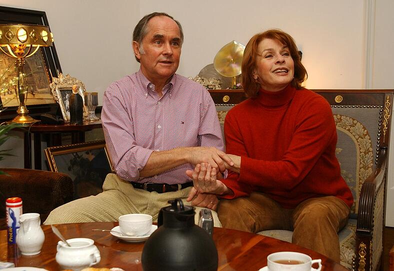 Das schönste Drehbuch ist ihre Liebe: Seit 44 Jahren sind Schauspielerin Senta Berger (70) und Regisseur Michael Verhoeven(72) miteinander verheiratet.