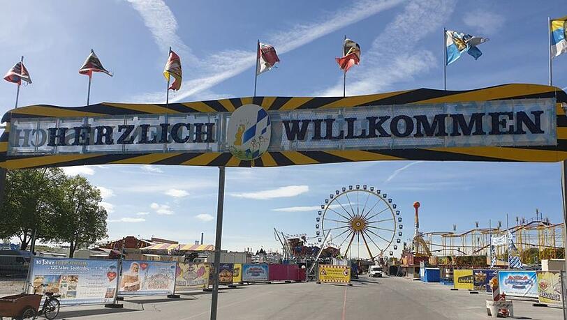 Wer mag, schlendert nach dem Blaulichtfestival übers Münchner Frühlingsfest auf der Theresienwiese. Wer mag, schlendert nach dem Blaulichtfestival übers Münchner Frühlingsfest auf der Theresienwiese.
