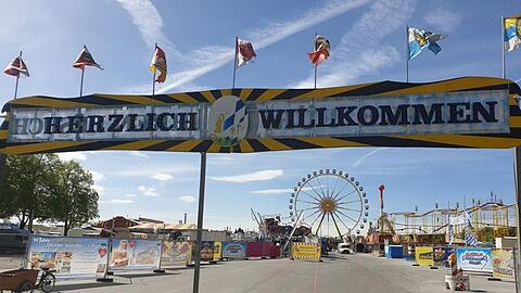 Wer mag, schlendert nach dem Blaulichtfestival übers Münchner Frühlingsfest auf der Theresienwiese.