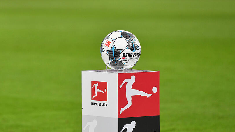 Derzeit ist noch völlig ungewiss, wann der Ball im deutschen Profifußball wieder rollt.