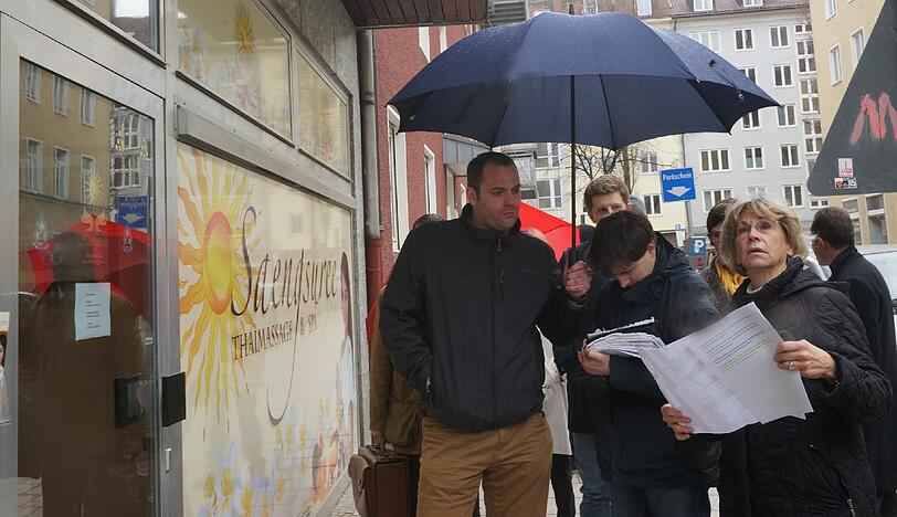 Die 8. Kammer des Bayerischen Verwaltungsgerichts beim Ortstermin am Josephsplatz.